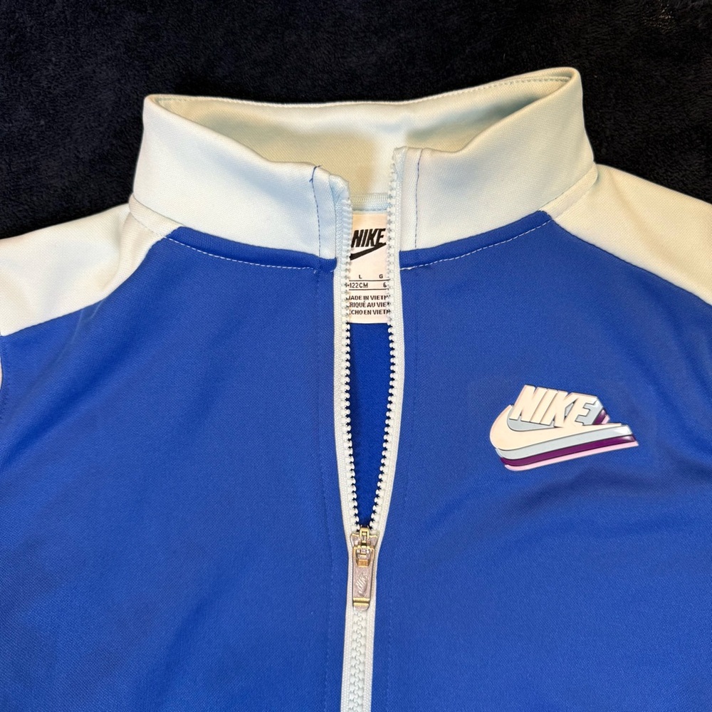 Nike Royal Blue and White Athletic Set - Picture 6 of 10